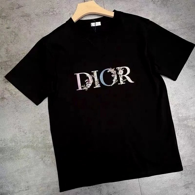 Dior Black Distressed-Logo Tee Review: Five Cold Washes, a 3 cm Tolerance and the Print Edge Under a Loupe